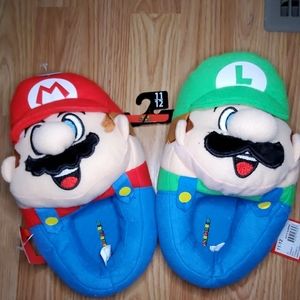 Super Mario musical slippers